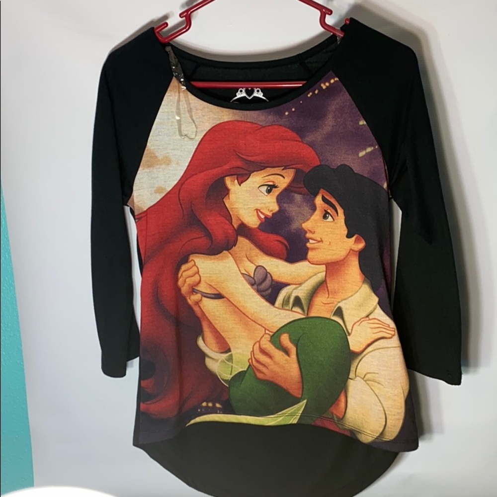 Quarter length shirt.